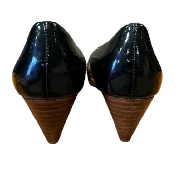 Banana Republic Black Leather Buckle  Peep Toe Wedge Heels Size 7.5 - Picture 5 of 8